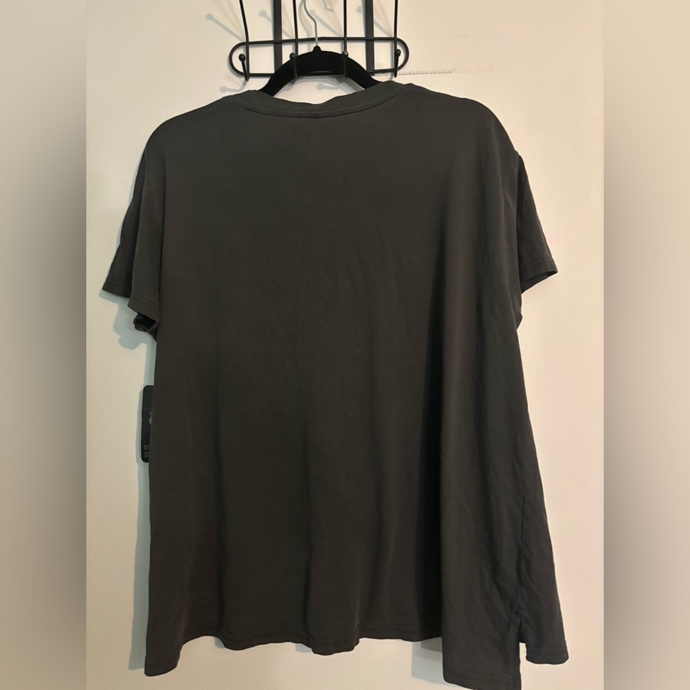 NWT‎ NHL Boston Bruins Womens Relaxed Fit Gray Logo Tee Sz L 14-16 MSRP $22.99 - Picture 2 of 9